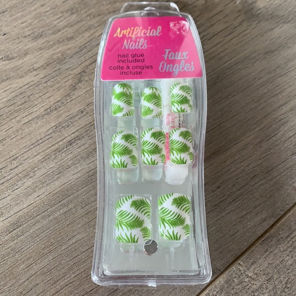 Artificial Nails x 3 - Picture 3 of 8